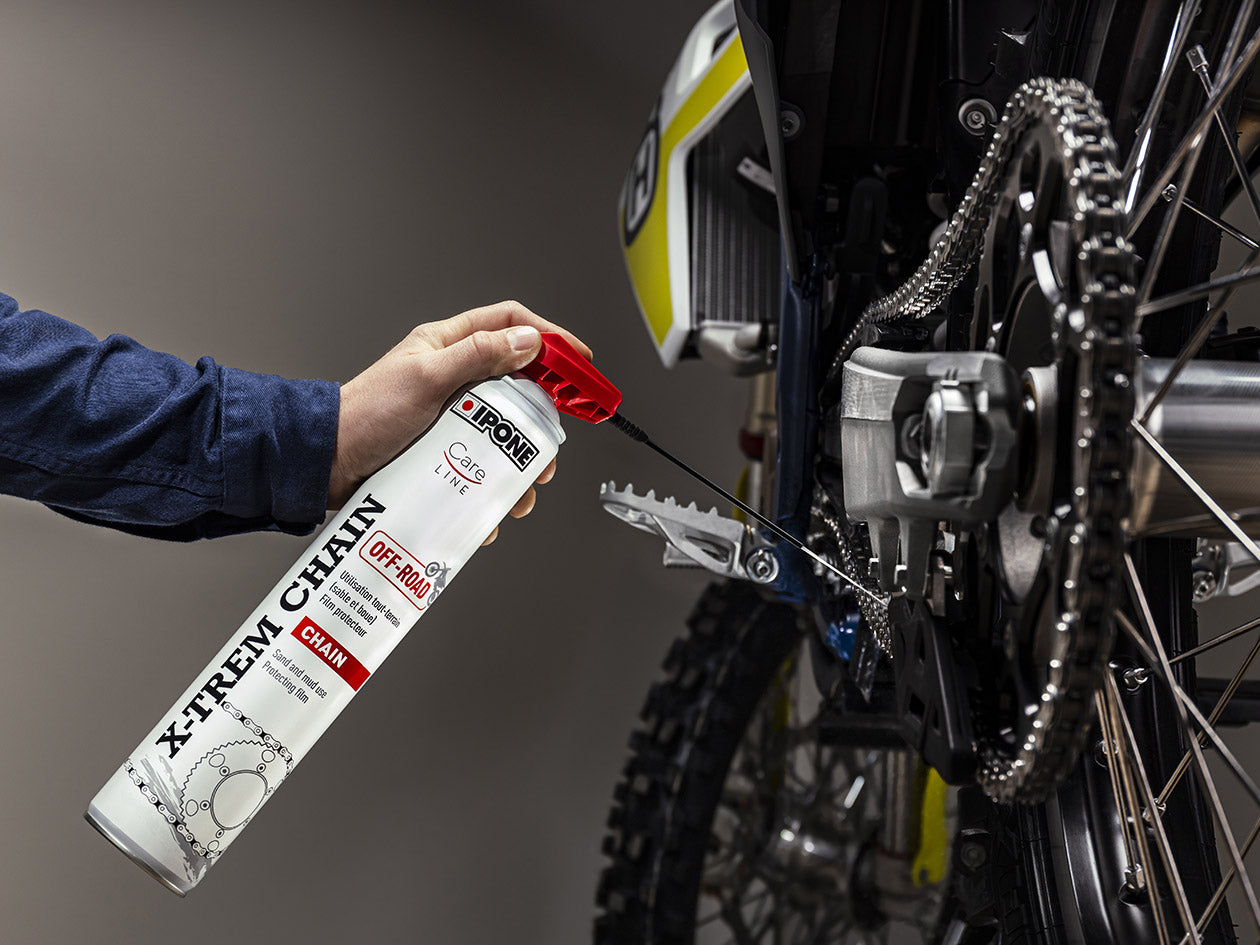 IPONE-N_XTREM_CHAIN_OFF_ROAD_Best_off-road_motorcycle_chain_grease_Best_chain_lubricant_for_enduro_motorcycles_Best_chain_grease_for_reducing_noise_Off-road_chain_grease_for_professional_use_Best_chain_grease_for_dirt_bikes_Dubai_2